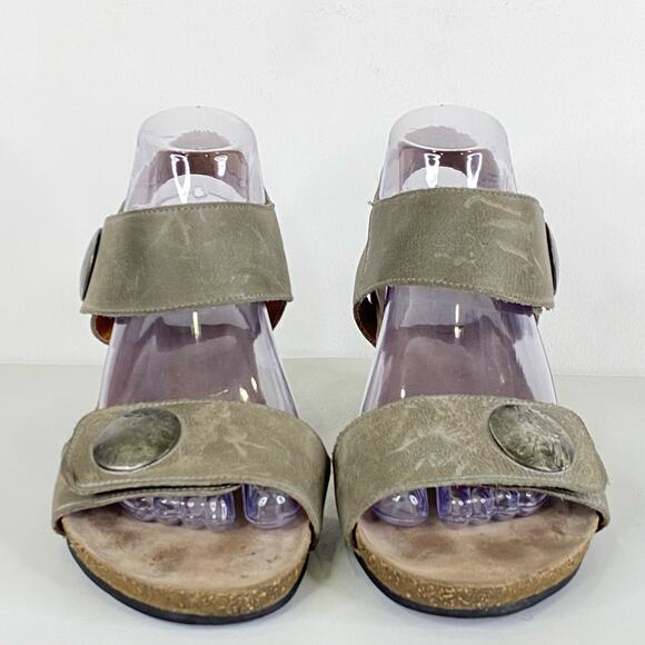 TAOS Carousel 2 Wedge Sandal Gray Leather Womens US  8-8.5 / EU 39 Walking Shoe - Picture 5 of 11